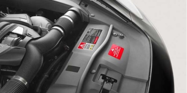 汽車發動機標簽用什么不干膠材料？就用PET不干膠
